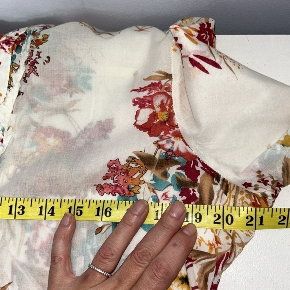 University Club Floral Blouse - Picture 7 of 8